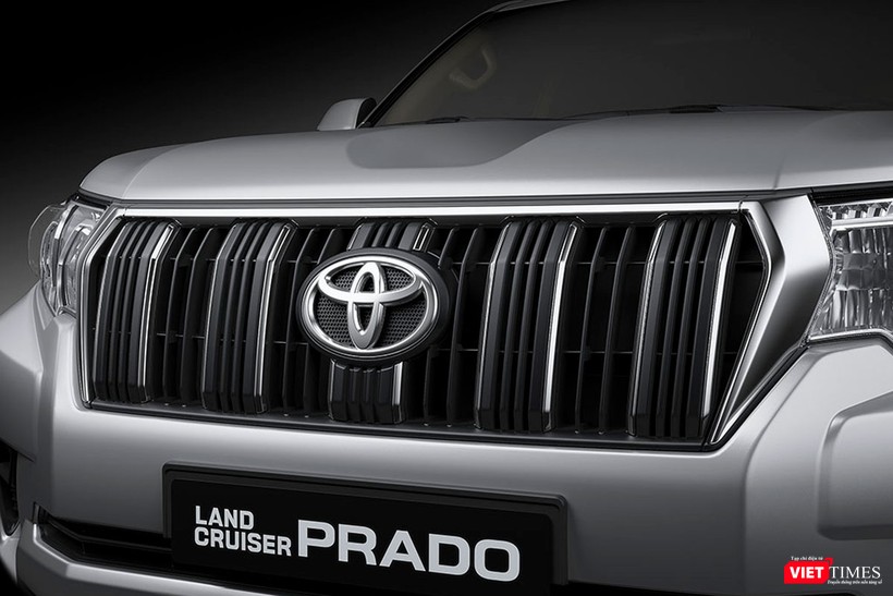 Đấu với Ford Explorer, Toyota LandCruiser Prado 2017 chốt giá 2,262 tỷ đồng  ảnh 1