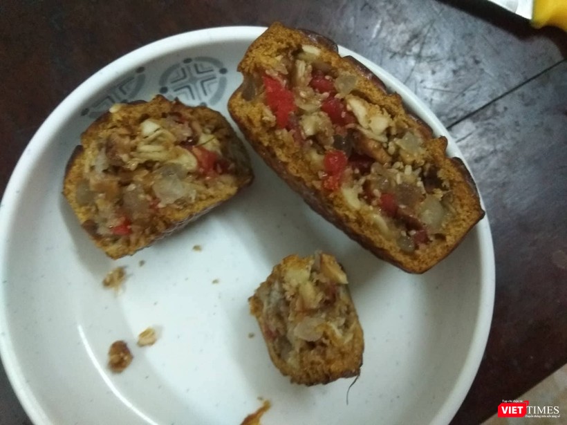 Nhiều loại thực phẩm do các cơ sở tư nhân tự làm, tự rao bán tràn lan trên mạng xã hội nhưng hoàn toàn chưa qua kiểm định chất lượng. Ảnh: Lê Mai