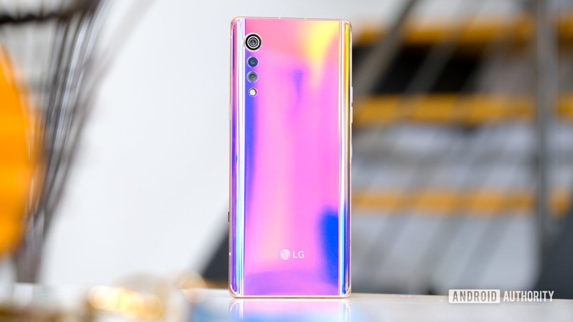 LG Velvet được thiết kế rất mỏng (Ảnh; Android Authority) LG Velvet được thiết kế rất mỏng (Ảnh; Android Authority)