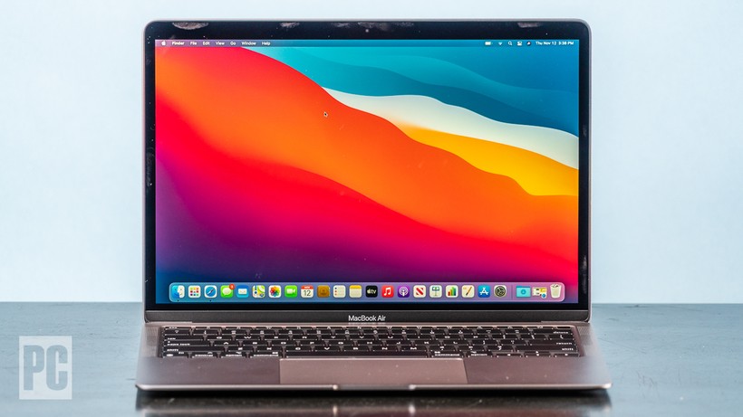 Máy có thiết kế giống với phiên bản Macbook Air được cho ra mắt hồi đầu năm (Ảnh: PC Mag)