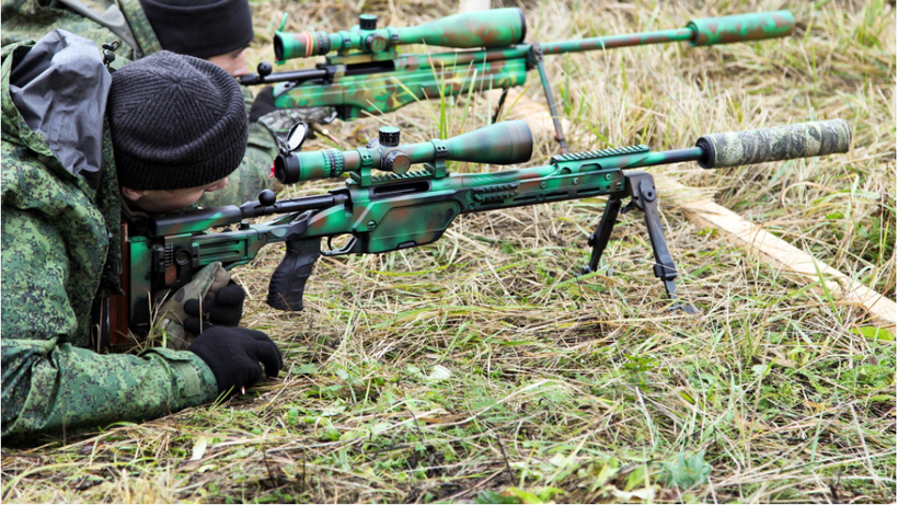 Đội đặc nhiệm FSB sử dụng súng bắn tỉa Mannlicher trong một buổi tập (Ảnh: RBTH)