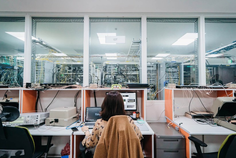 Bên trong phòng thí nghiệm bí mật - nơi quyết định tương lai của Samsung - ảnh 2