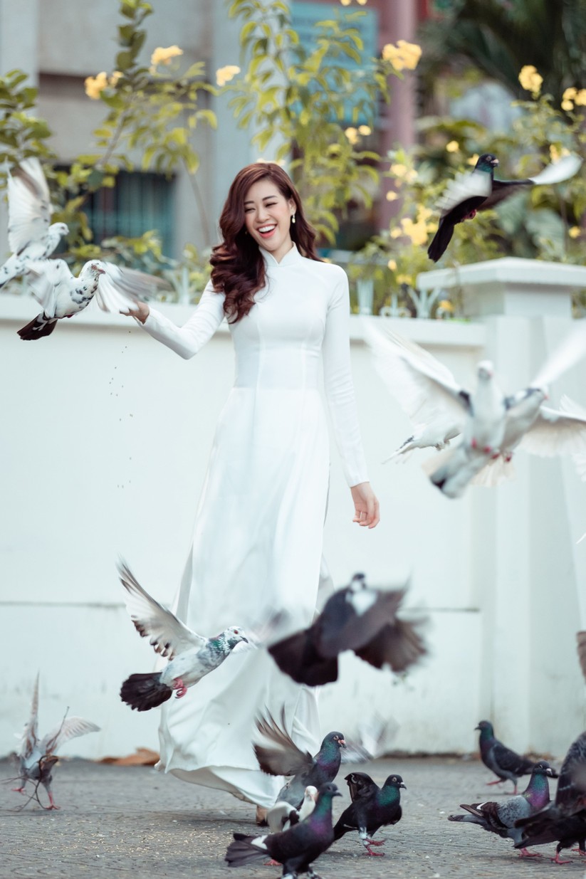 Hoa hậu Khánh Vân mặc trang phục với thông điệp bảo vệ làng nghề làm chiếu - ảnh 11