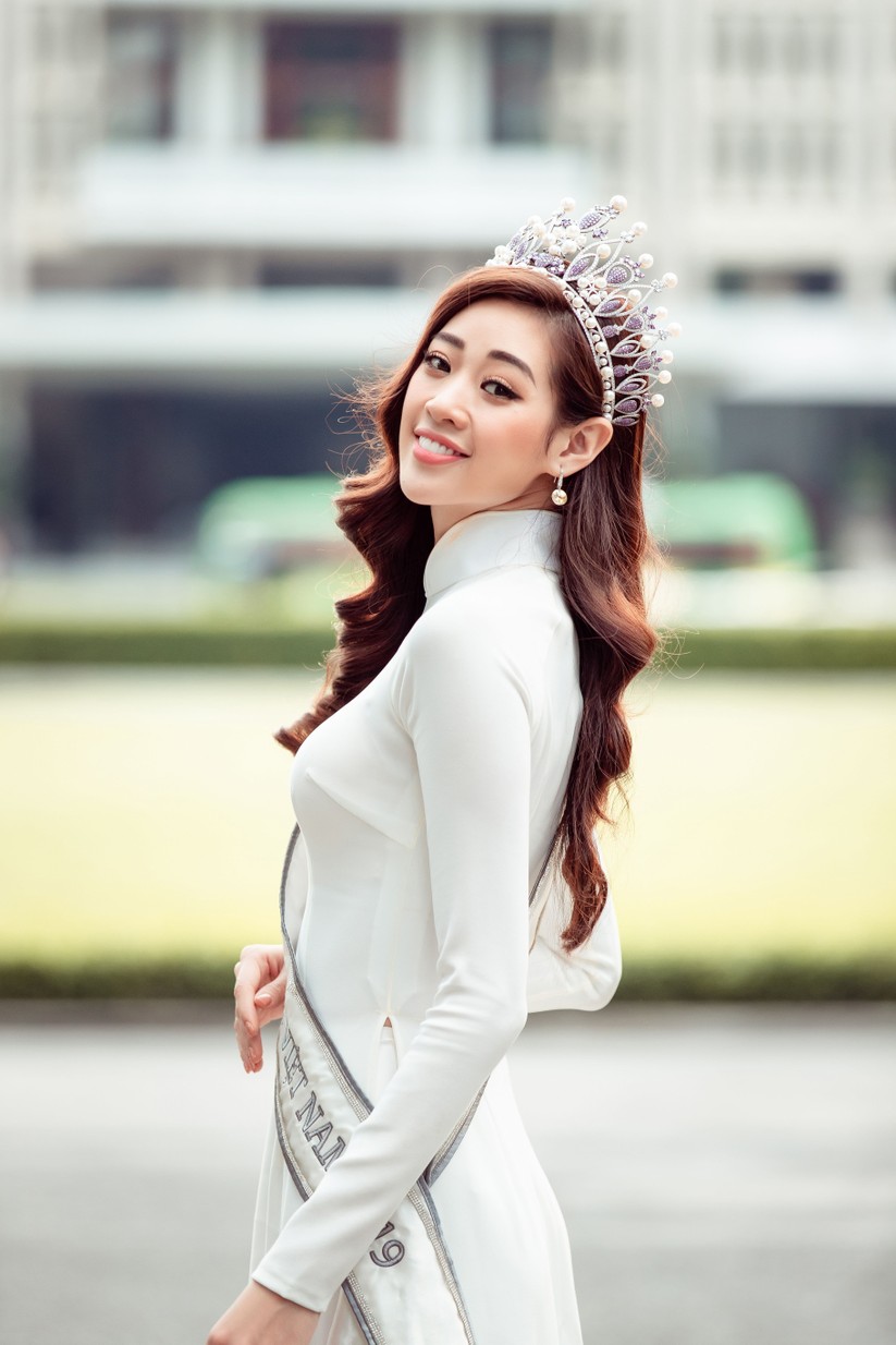Hoa hậu Khánh Vân mặc trang phục với thông điệp bảo vệ làng nghề làm chiếu - ảnh 12